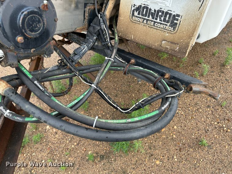 image for item NE9044 Monroe  spreader