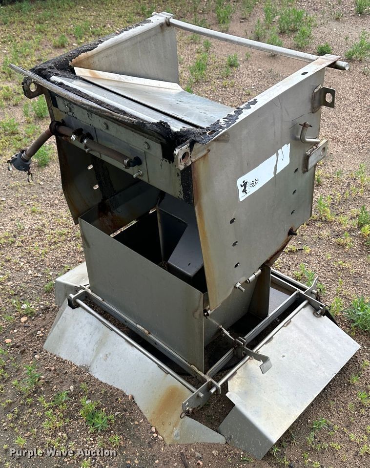 image for item NE9044 Monroe  spreader