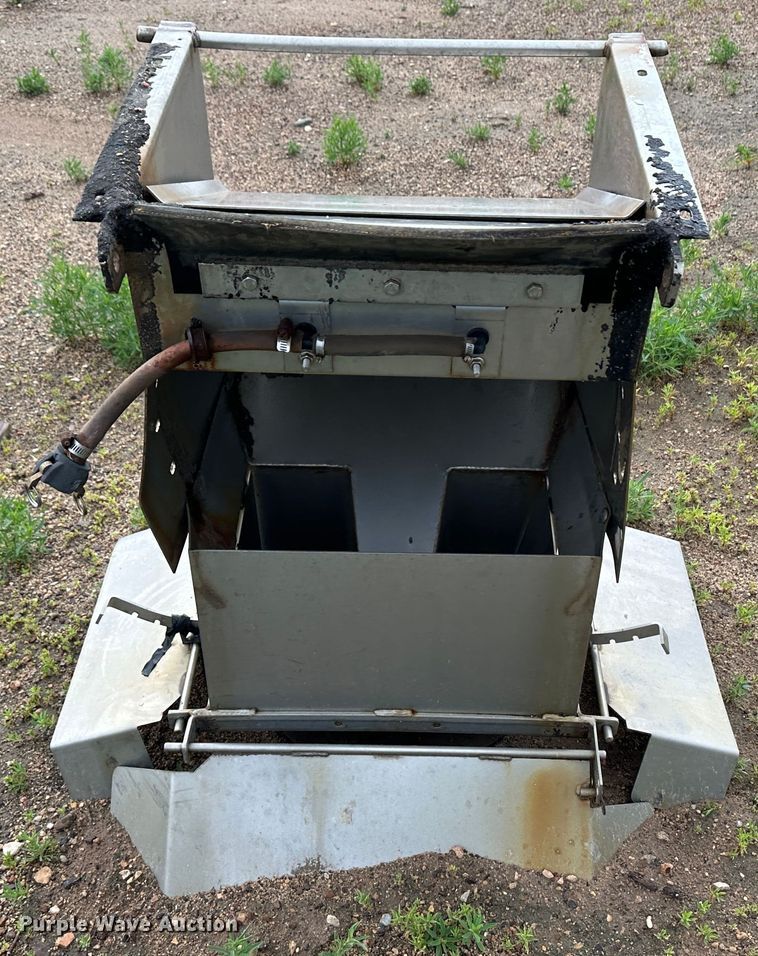 image for item NE9044 Monroe  spreader