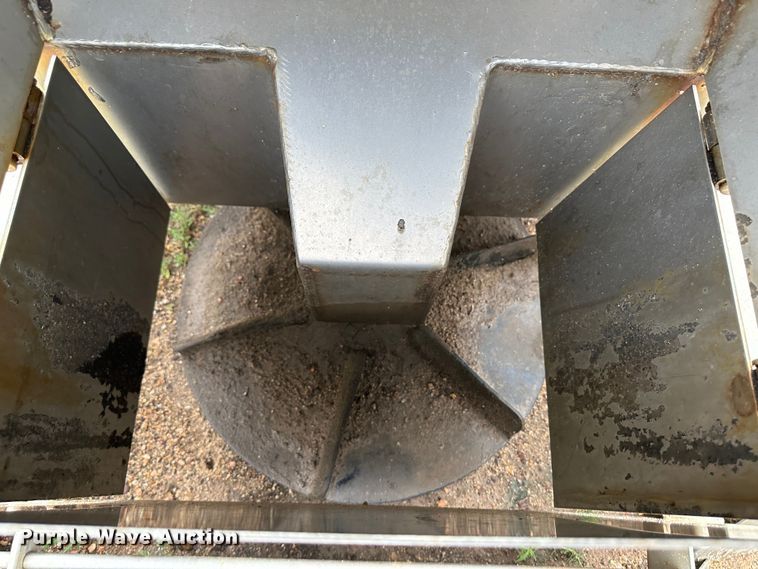 image for item NE9044 Monroe  spreader