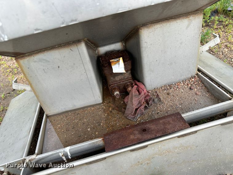 image for item NE9044 Monroe  spreader