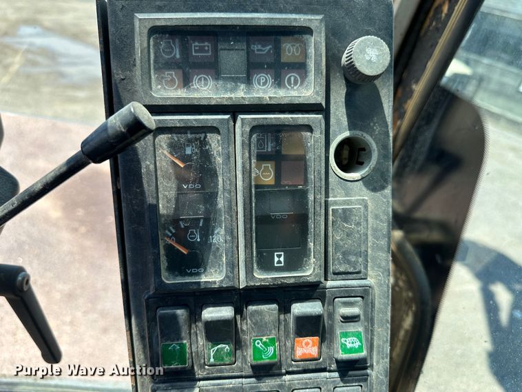 image for item NE9079 2003 Fuchs-Terex MHL340  material handler