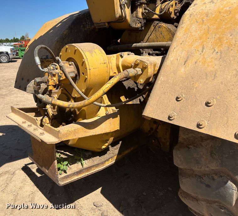 image for item NM9325 1997 Caterpillar 627F  scraper