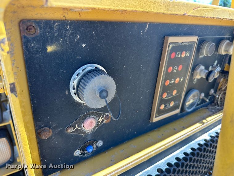 image for item NM9325 1997 Caterpillar 627F  scraper