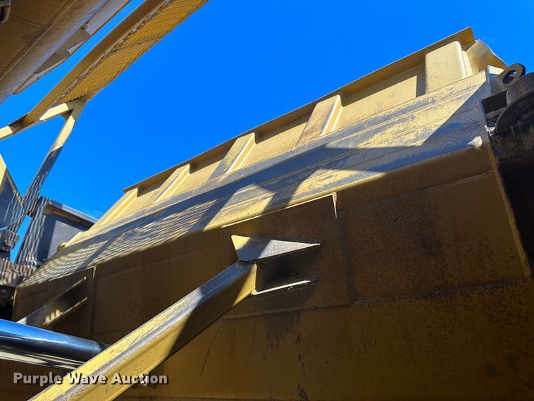 image for item NM9325 1997 Caterpillar 627F  scraper