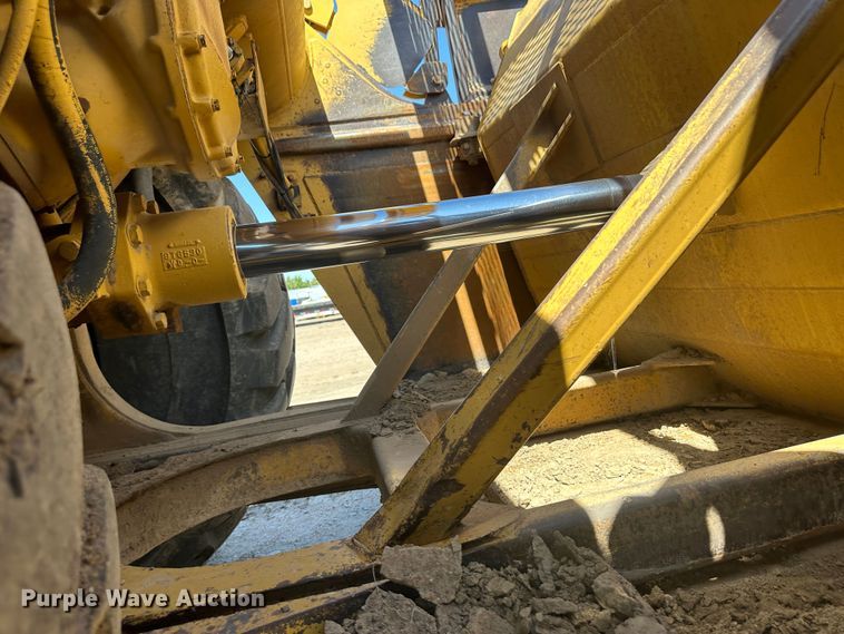 image for item NM9325 1997 Caterpillar 627F  scraper