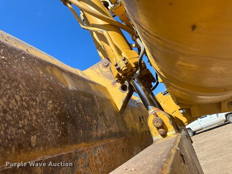 image for item NM9325 1997 Caterpillar 627F  scraper