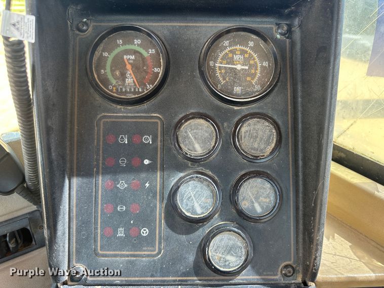 image for item NM9325 1997 Caterpillar 627F  scraper