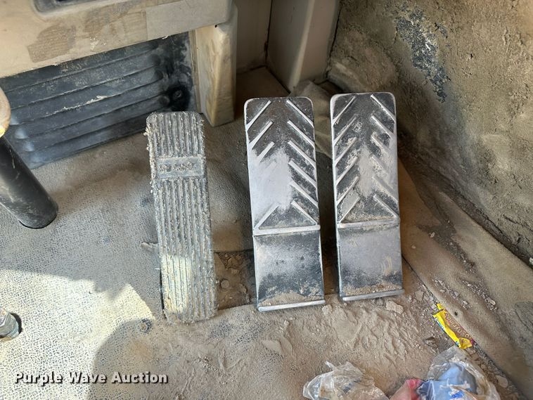 image for item NM9325 1997 Caterpillar 627F  scraper