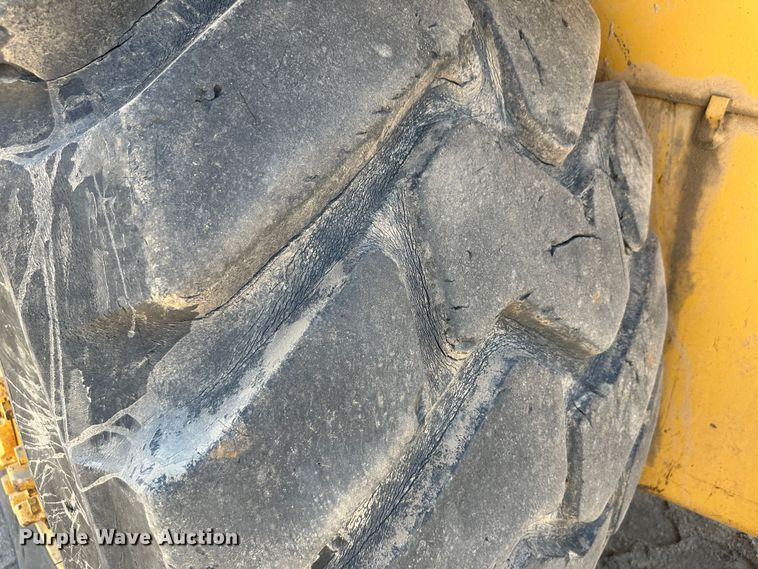 image for item NM9325 1997 Caterpillar 627F  scraper