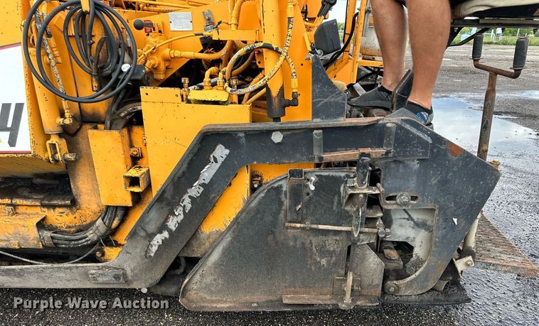 image for item NP9795 2002 LeeBoy L8500T  paver