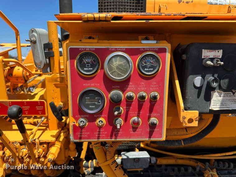 image for item NP9795 2002 LeeBoy L8500T  paver