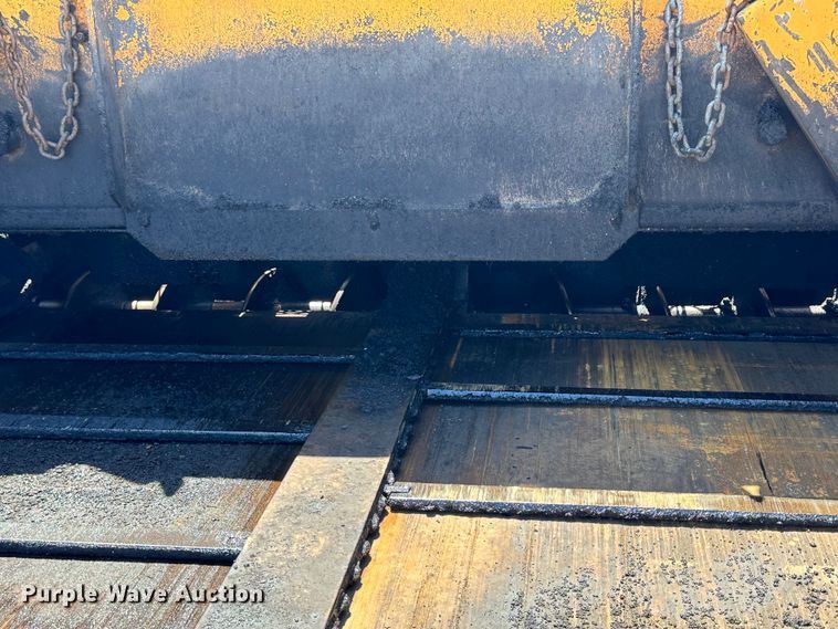 image for item NP9795 2002 LeeBoy L8500T  paver