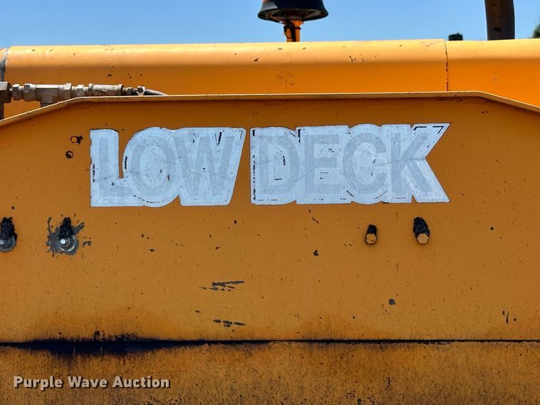 image for item NP9795 2002 LeeBoy L8500T  paver