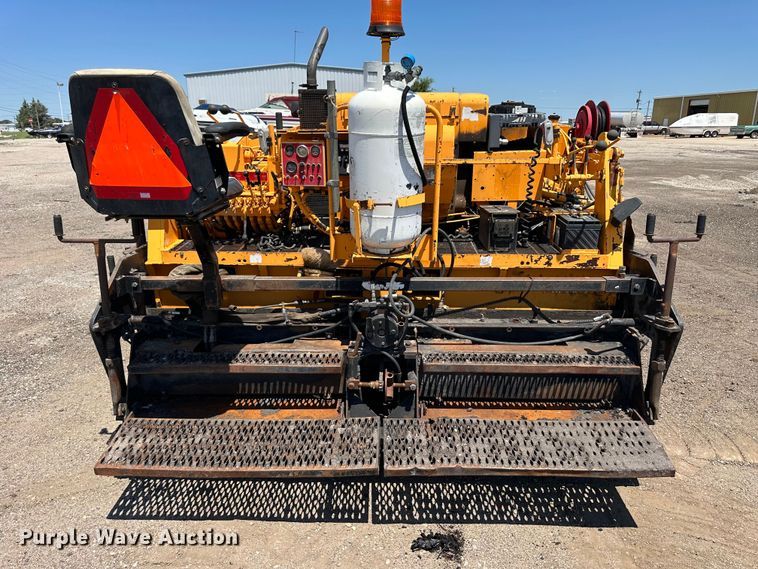 image for item NP9795 2002 LeeBoy L8500T  paver