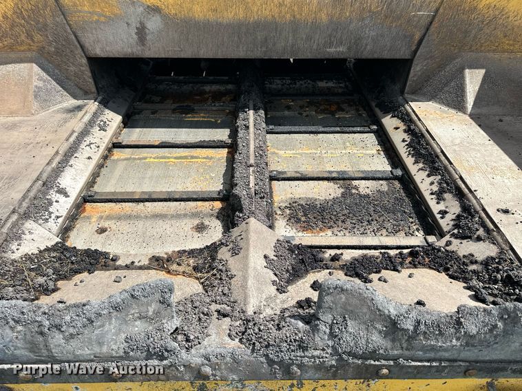 image for item NP9796 2002 Mauldin 1500  paver