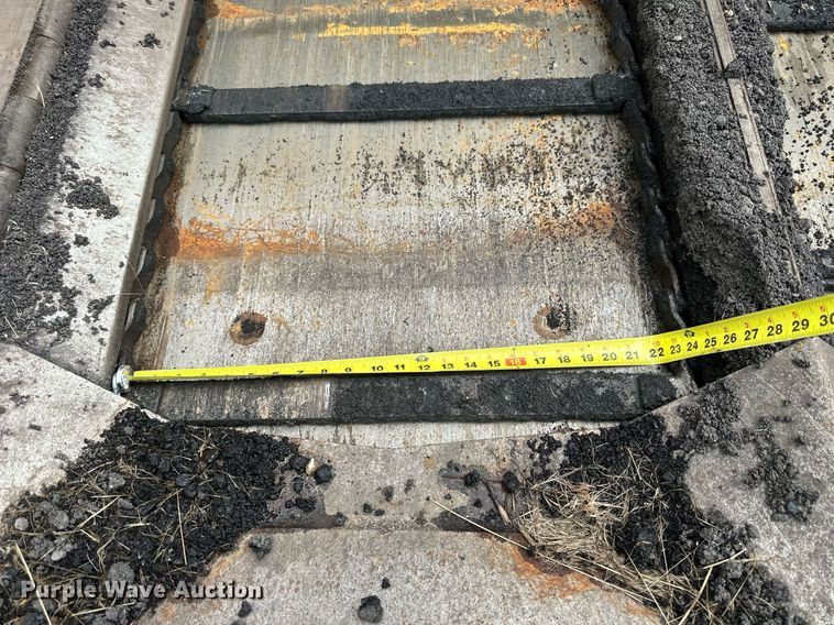 image for item NP9796 2002 Mauldin 1500  paver