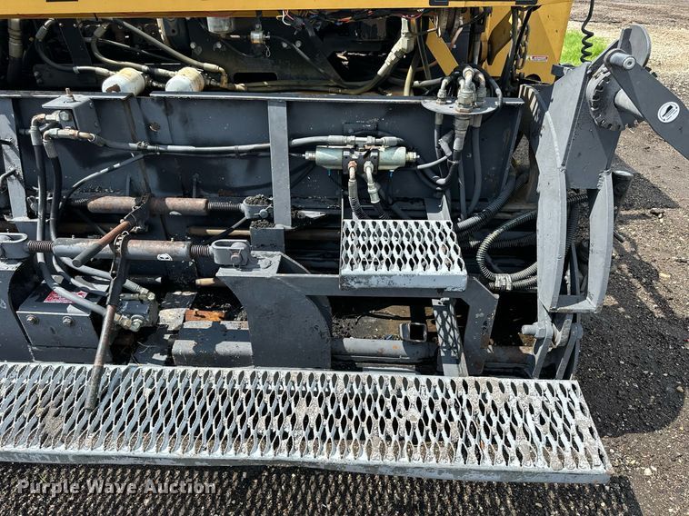 image for item NP9796 2002 Mauldin 1500  paver