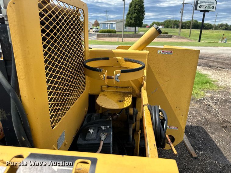 image for item NP9796 2002 Mauldin 1500  paver