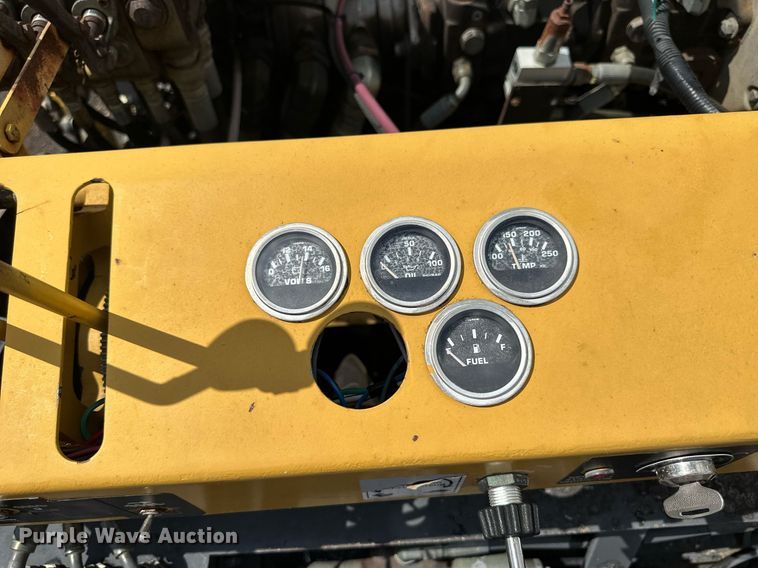 image for item NP9796 2002 Mauldin 1500  paver