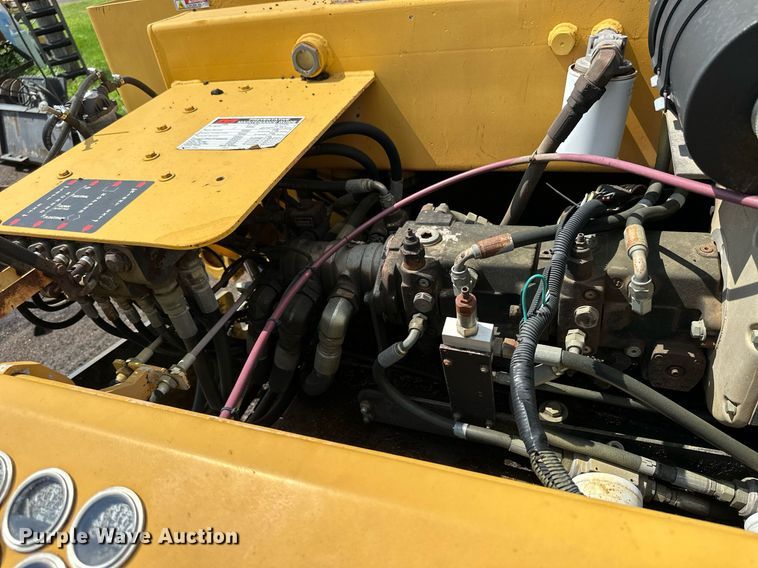 image for item NP9796 2002 Mauldin 1500  paver