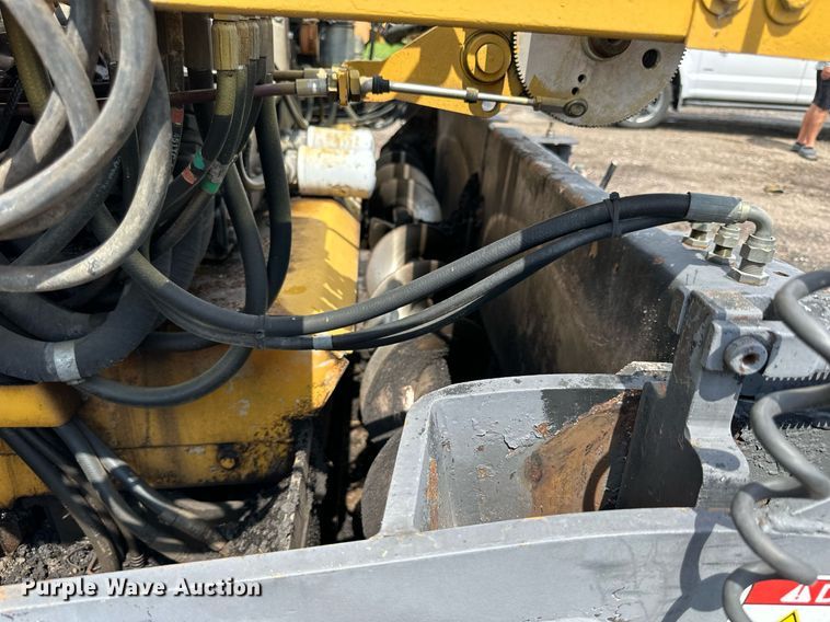 image for item NP9796 2002 Mauldin 1500  paver