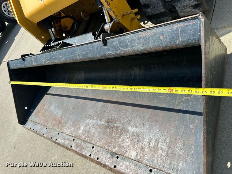 image for item NP9833 2016 Caterpillar 299D2XHP  tracked skid steer loader