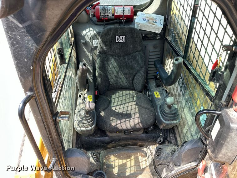 image for item NP9833 2016 Caterpillar 299D2XHP  tracked skid steer loader