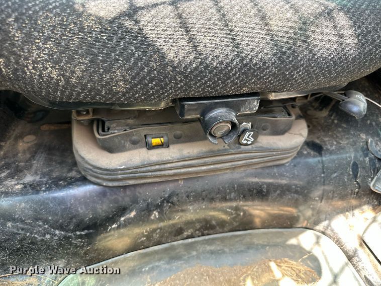 image for item NP9833 2016 Caterpillar 299D2XHP  tracked skid steer loader