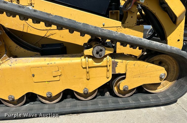 image for item NP9833 2016 Caterpillar 299D2XHP  tracked skid steer loader