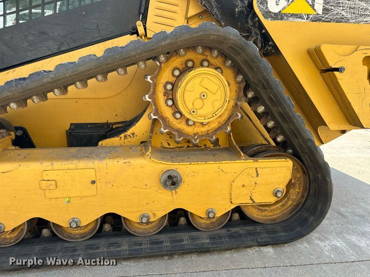 image for item NP9833 2016 Caterpillar 299D2XHP  tracked skid steer loader
