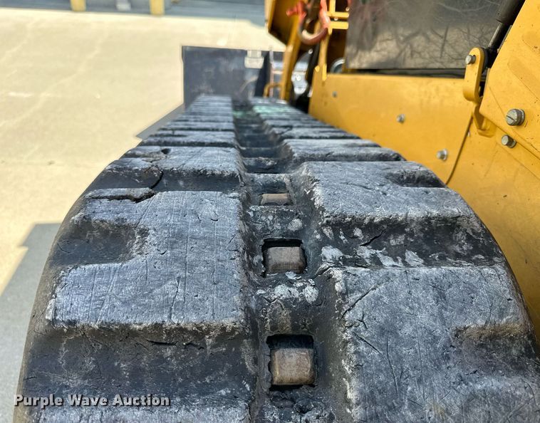 image for item NP9833 2016 Caterpillar 299D2XHP  tracked skid steer loader