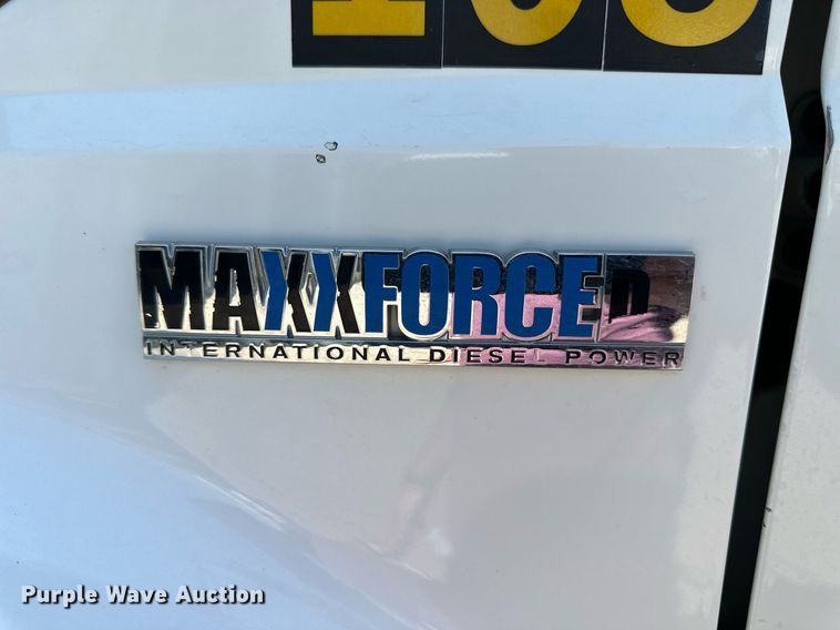 image for item NP9834 2008 International WorkStar 7400  bucket truck