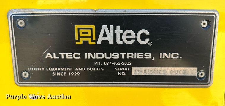 image for item NP9834 2008 International WorkStar 7400  bucket truck