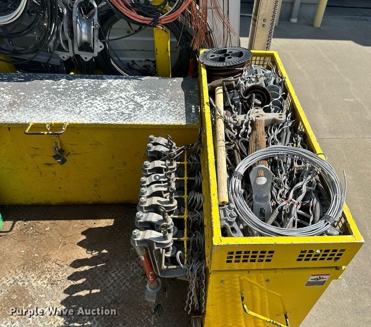 image for item NP9834 2008 International WorkStar 7400  bucket truck