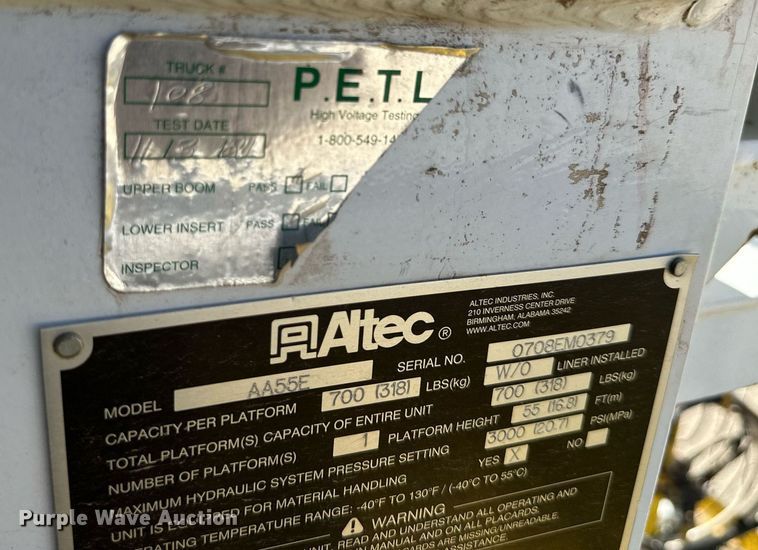 image for item NP9834 2008 International WorkStar 7400  bucket truck