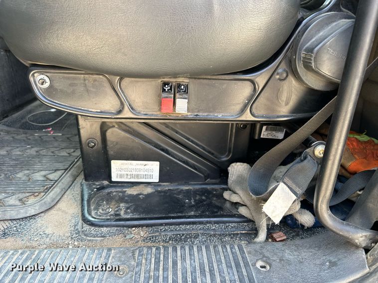 image for item NP9834 2008 International WorkStar 7400  bucket truck