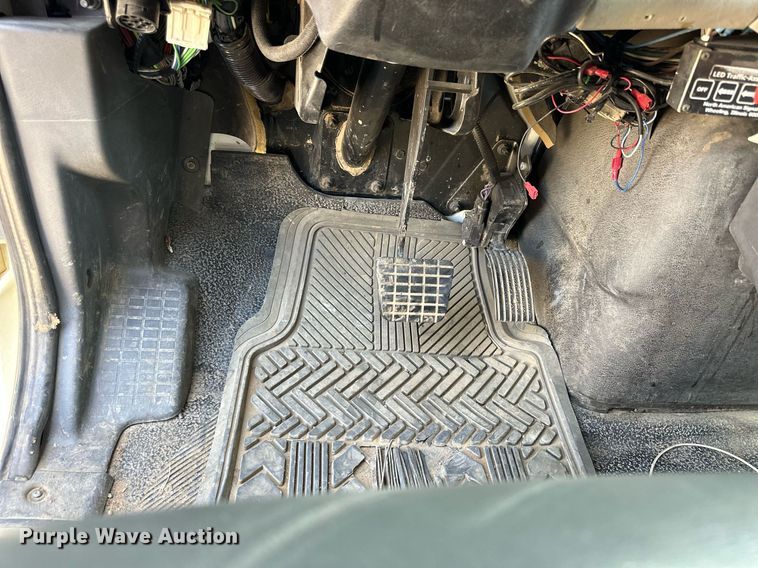 image for item NP9834 2008 International WorkStar 7400  bucket truck