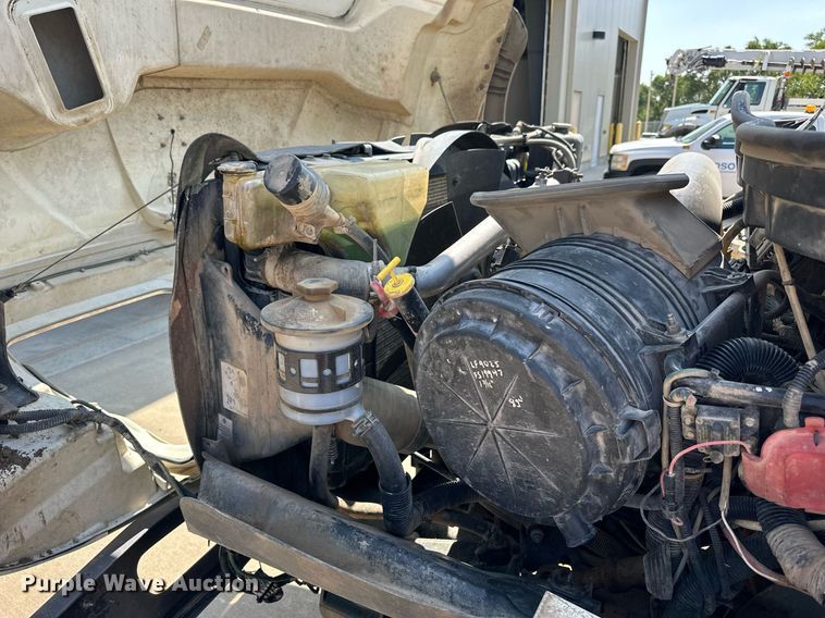 image for item NP9834 2008 International WorkStar 7400  bucket truck