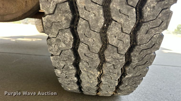 image for item NP9834 2008 International WorkStar 7400  bucket truck