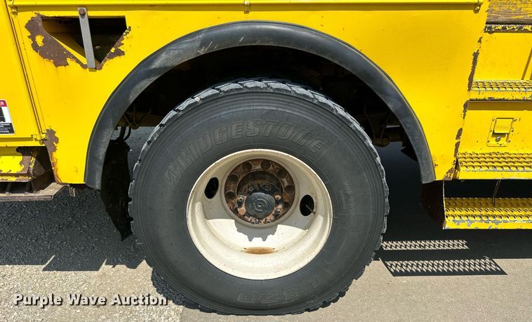 image for item NP9834 2008 International WorkStar 7400  bucket truck