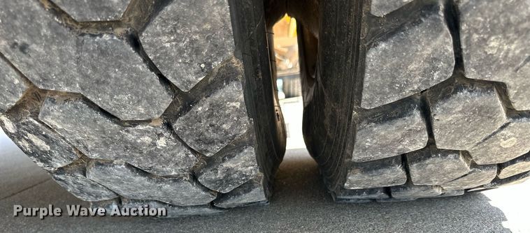 image for item NP9834 2008 International WorkStar 7400  bucket truck