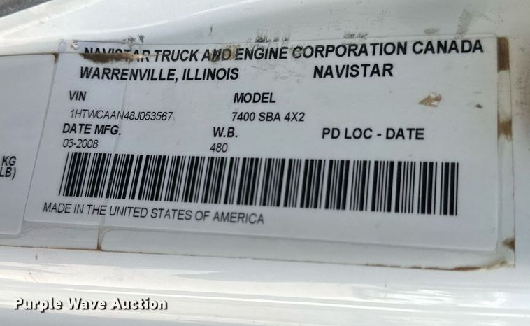 image for item NP9834 2008 International WorkStar 7400  bucket truck