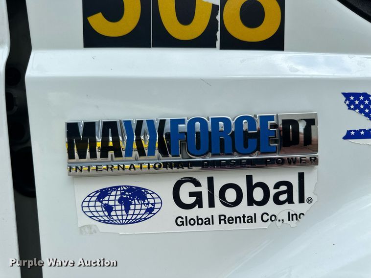 image for item NP9835 2008 International WorkStar 7300  bucket truck