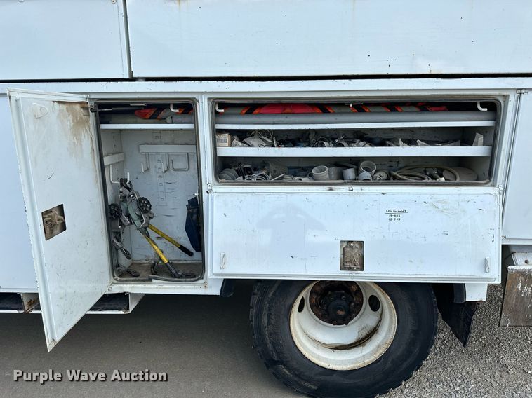 image for item NP9835 2008 International WorkStar 7300  bucket truck