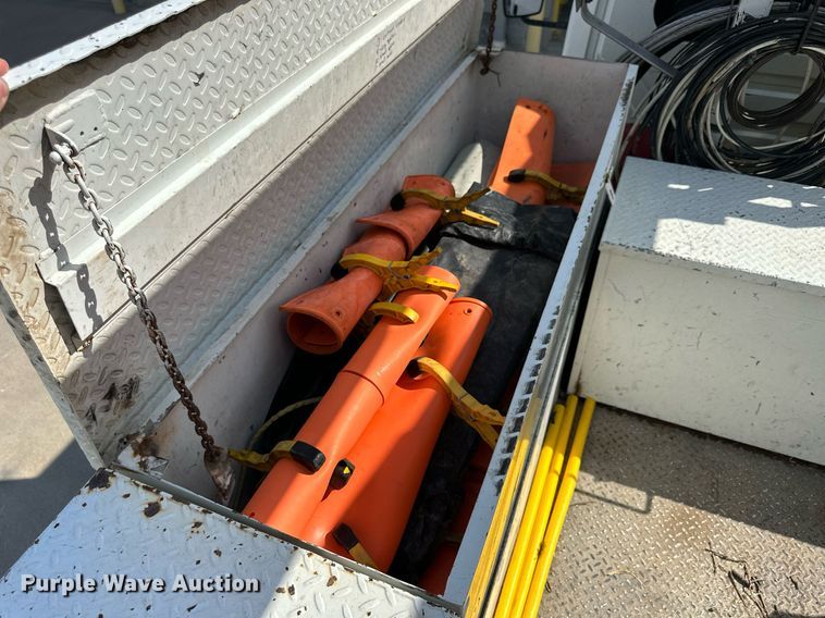 image for item NP9835 2008 International WorkStar 7300  bucket truck