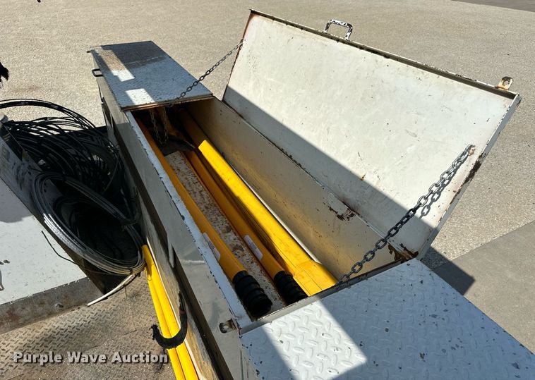 image for item NP9835 2008 International WorkStar 7300  bucket truck