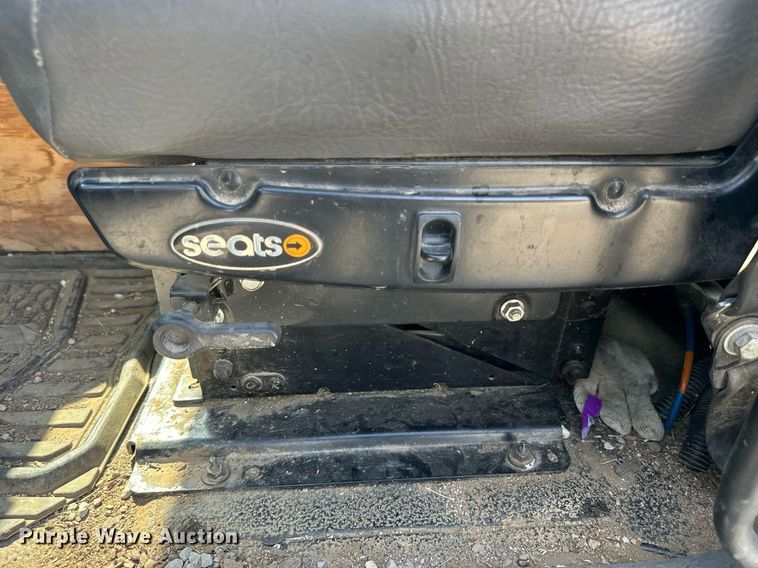 image for item NP9835 2008 International WorkStar 7300  bucket truck