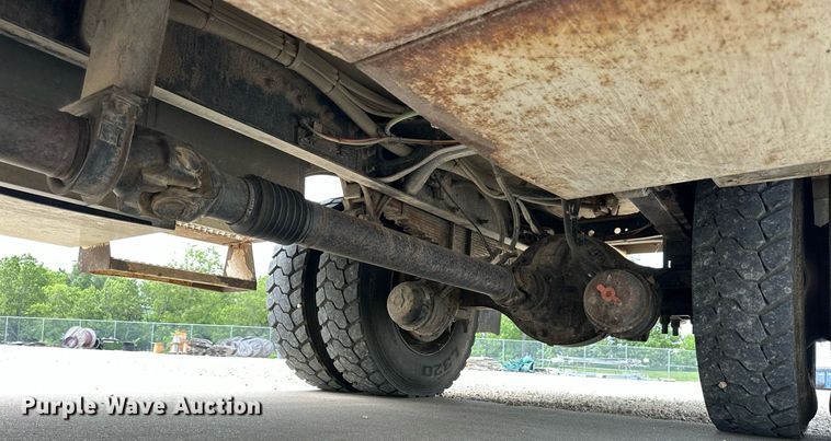 image for item NP9835 2008 International WorkStar 7300  bucket truck