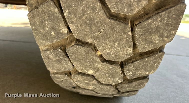 image for item NP9835 2008 International WorkStar 7300  bucket truck